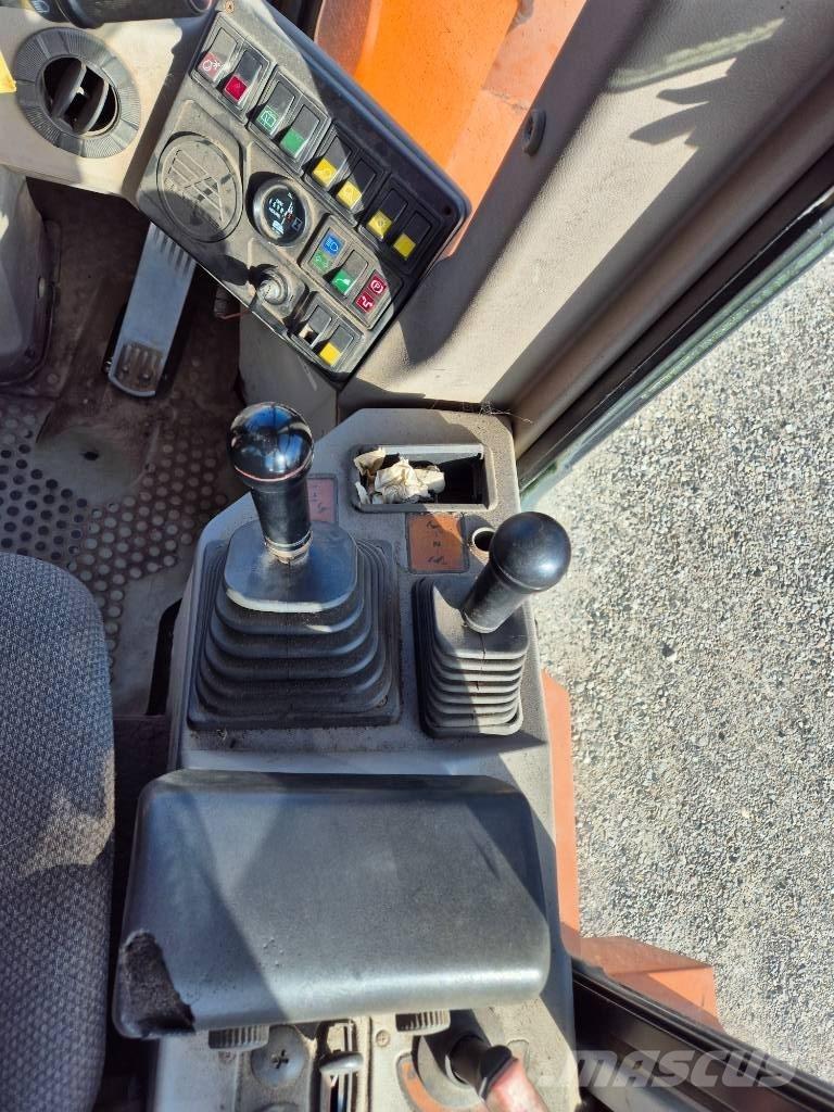 Hitachi FR 130  휠로우더