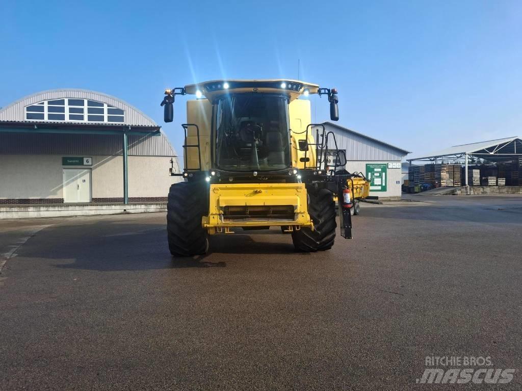 New Holland CX8.70 콤바인 수확기