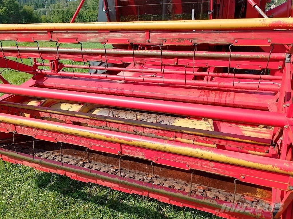 Massey Ferguson 16 콤바인 수확기