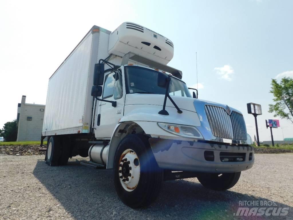 International 4400 컨테이너 트럭