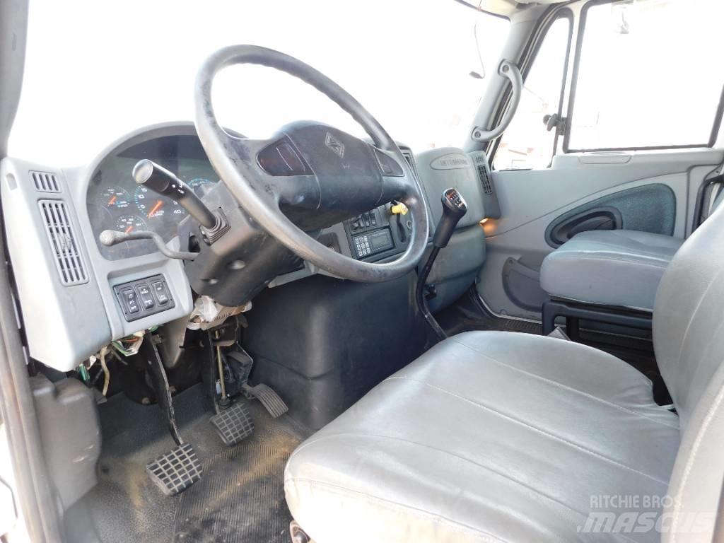 International 4400 컨테이너 트럭