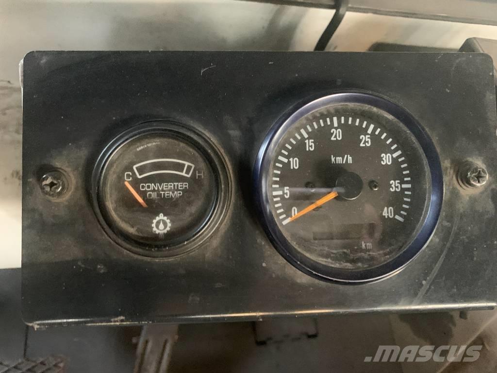 Nissan TD2500 V-2579 중고 공항 설비