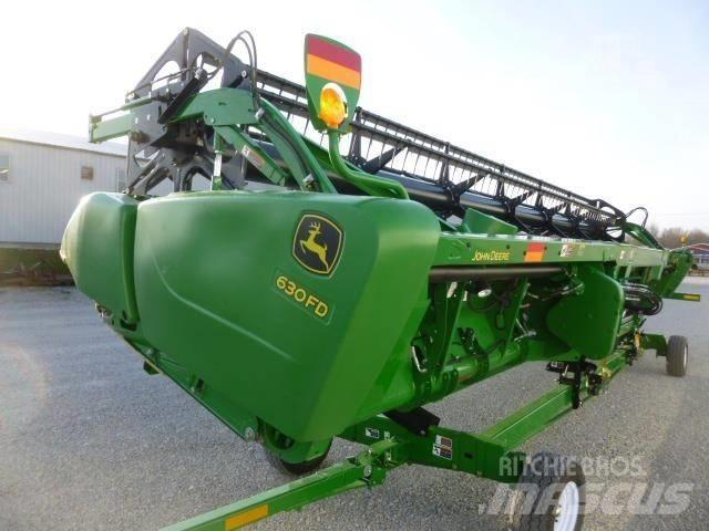John Deere 630 F 콤바인 헤드