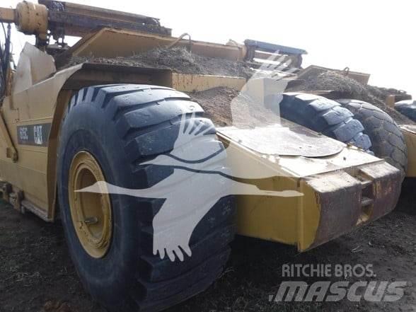 CAT 615C 스크레이퍼
