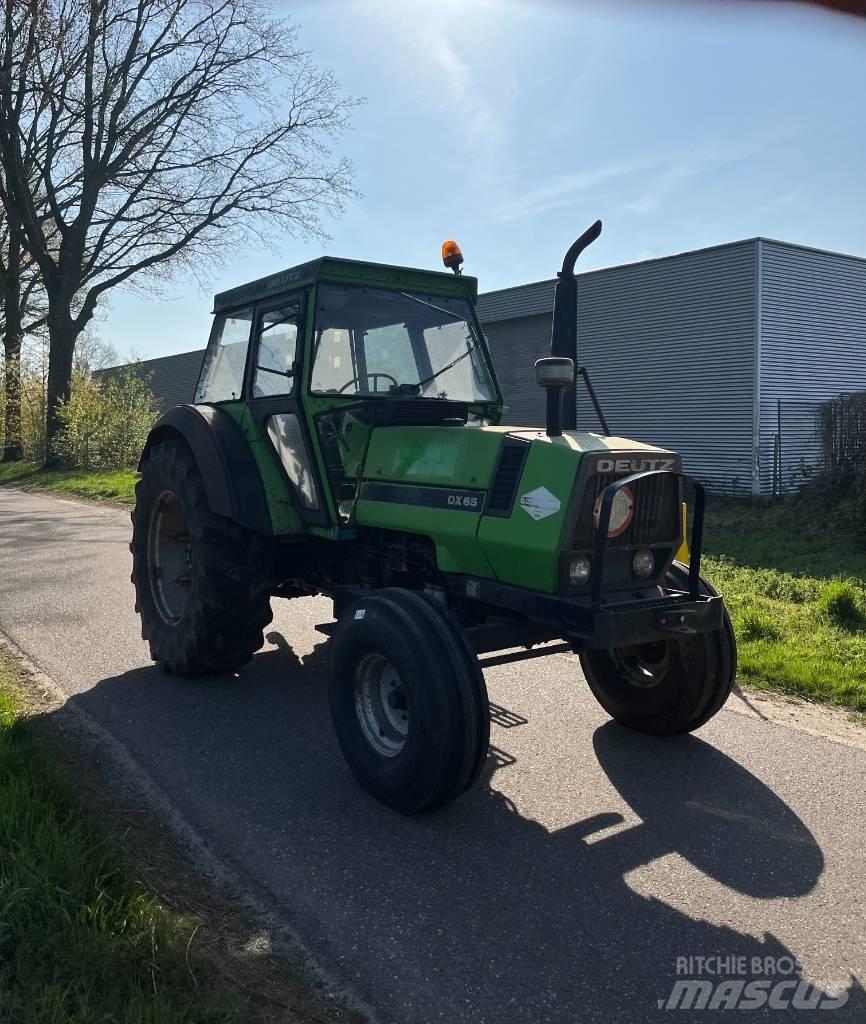 Deutz DX85 트랙터