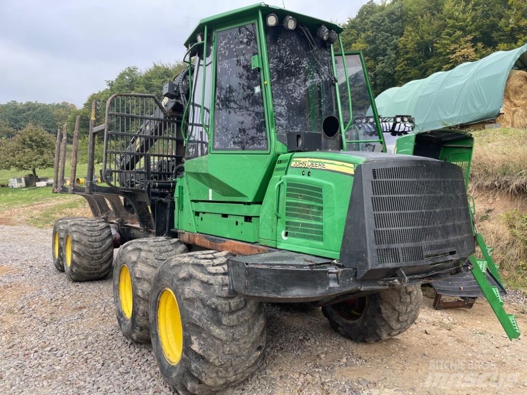 John Deere 1010 E 원목 포워더