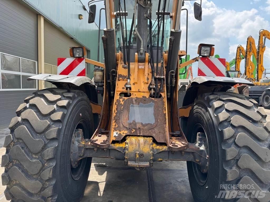 CASE 621F XR  휠로우더