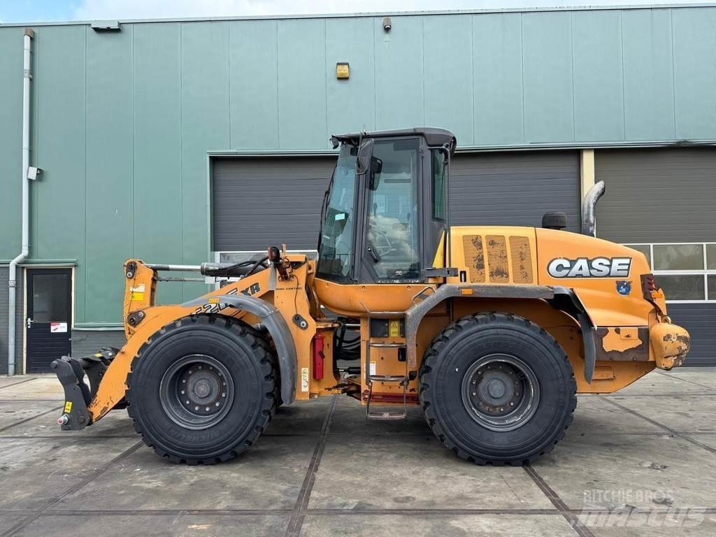 CASE 621F XR  휠로우더