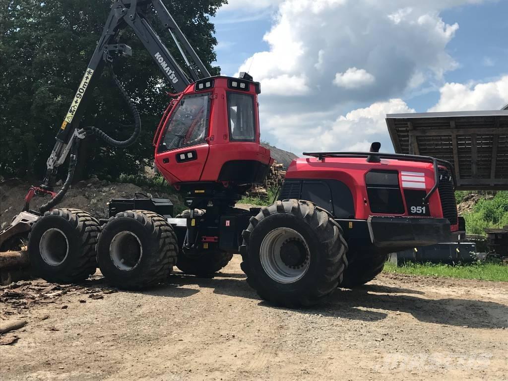 Komatsu 951 원목 하베스터
