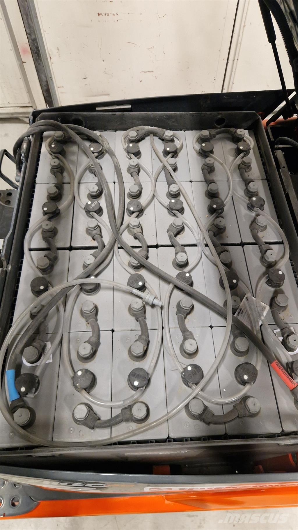 Toyota 8FBEK16T 전동 지게차