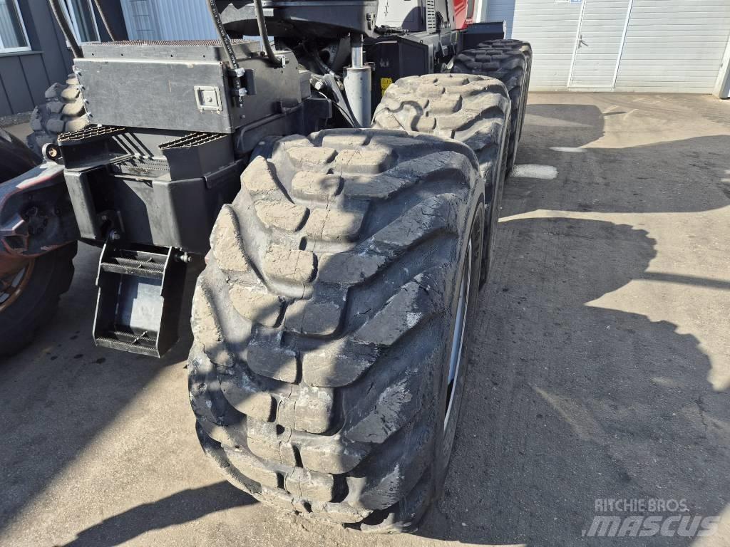 Komatsu 931 XC 원목 하베스터