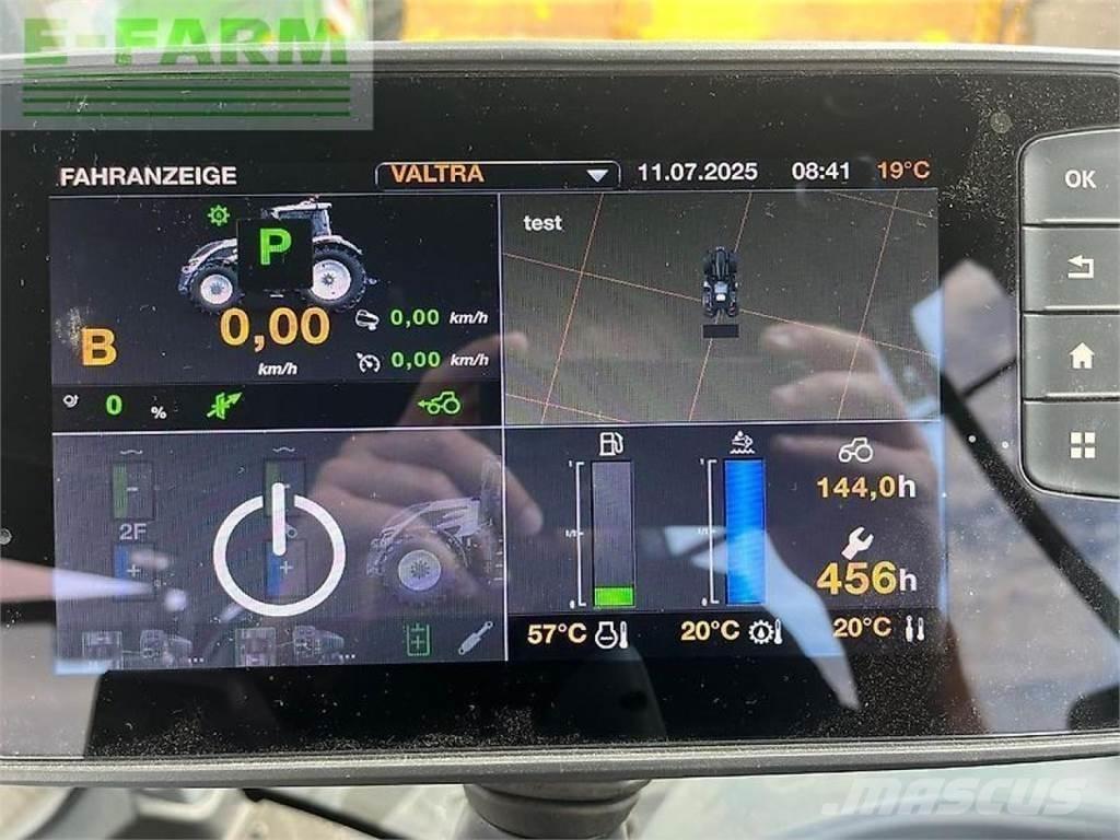 Valtra q245 트랙터