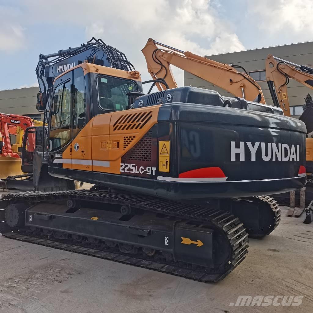 Hyundai 225LC-9T 대형 굴삭기 29톤 이상