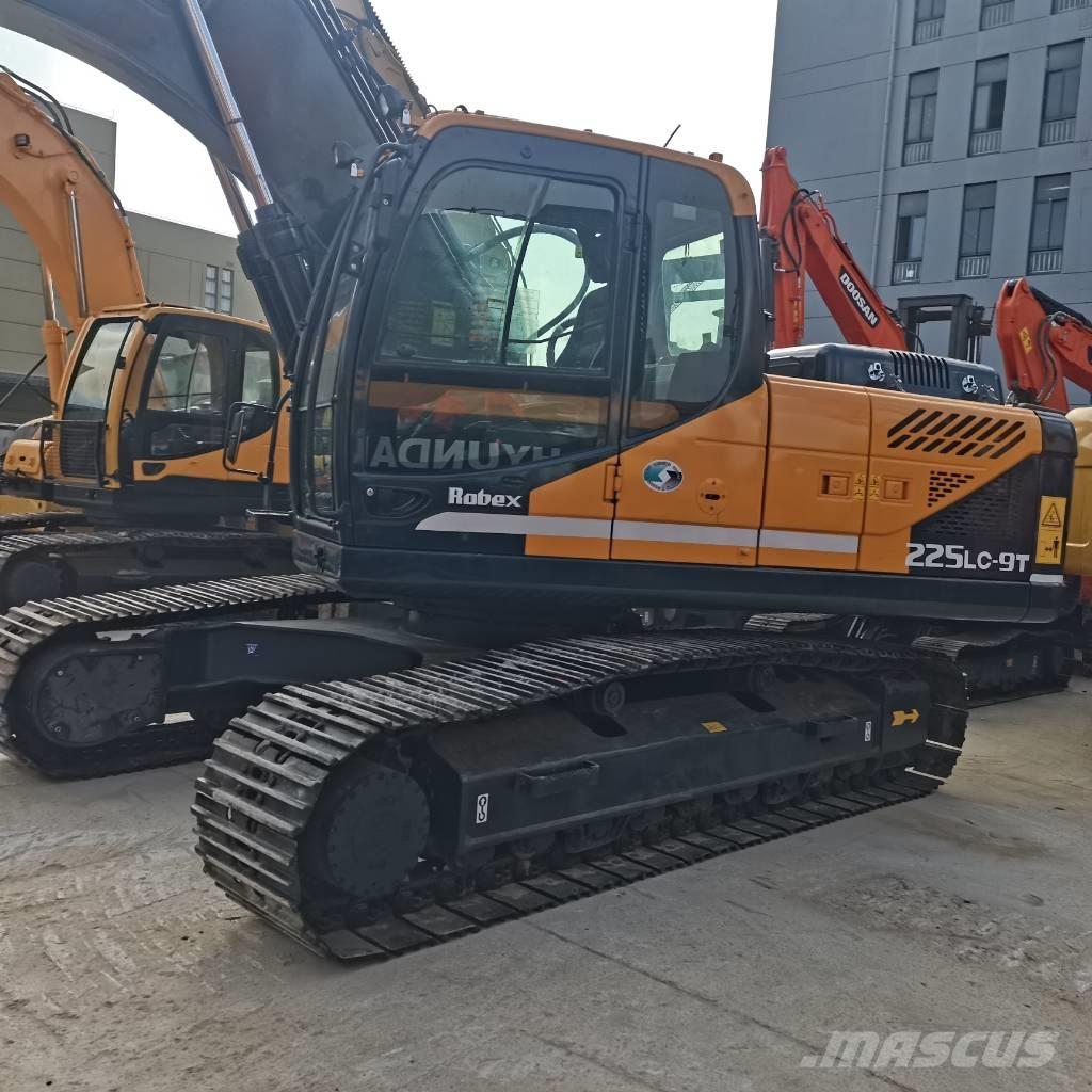 Hyundai 225LC-9T 대형 굴삭기 29톤 이상