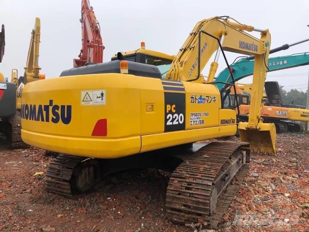 Komatsu PC 220-7 대형 굴삭기 29톤 이상