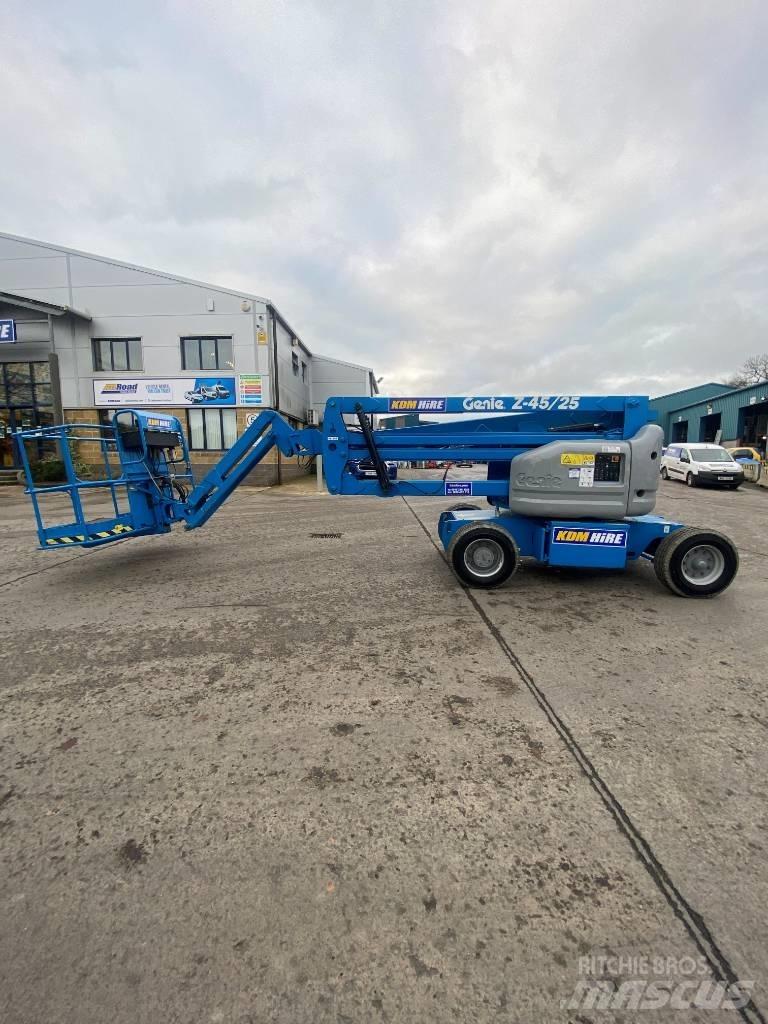 Genie Z 45/25 J 관절형 전동이동 리프트