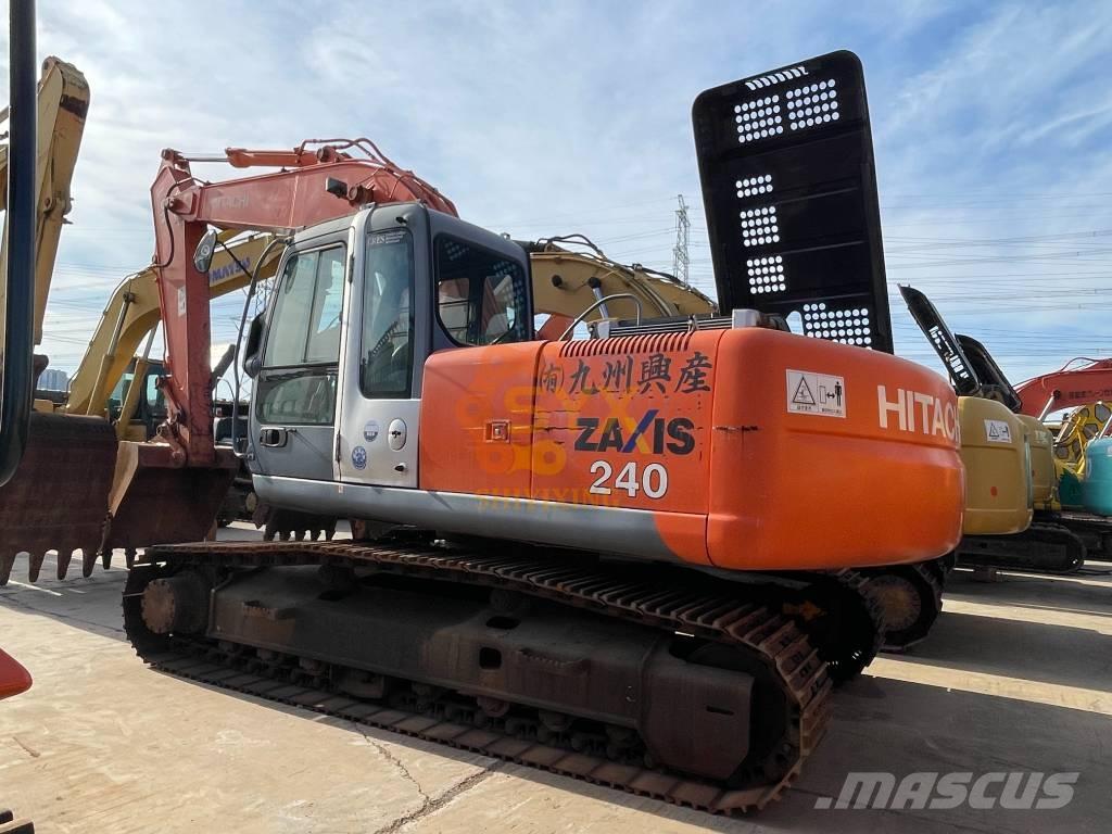 Hitachi ZX 240 대형 굴삭기 29톤 이상