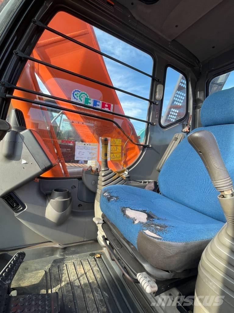 Hitachi ZX 240 대형 굴삭기 29톤 이상