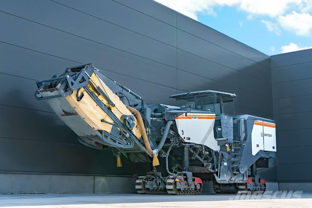 Wirtgen W 220 FI 아스팔트 콜드 밀링 기계