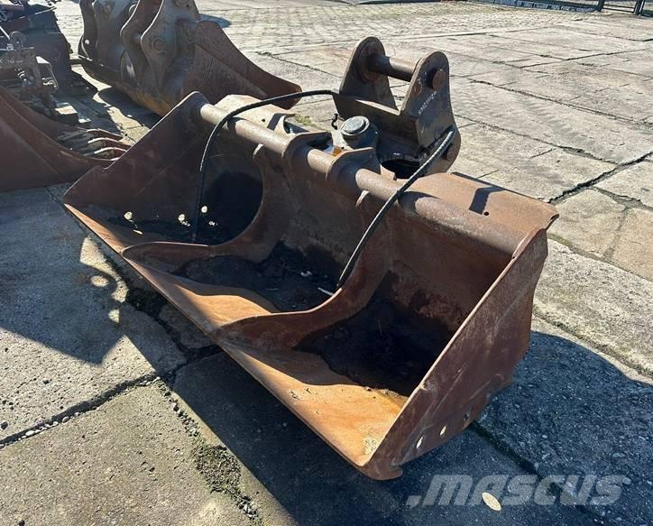 Hitachi ZX170-5B 백호