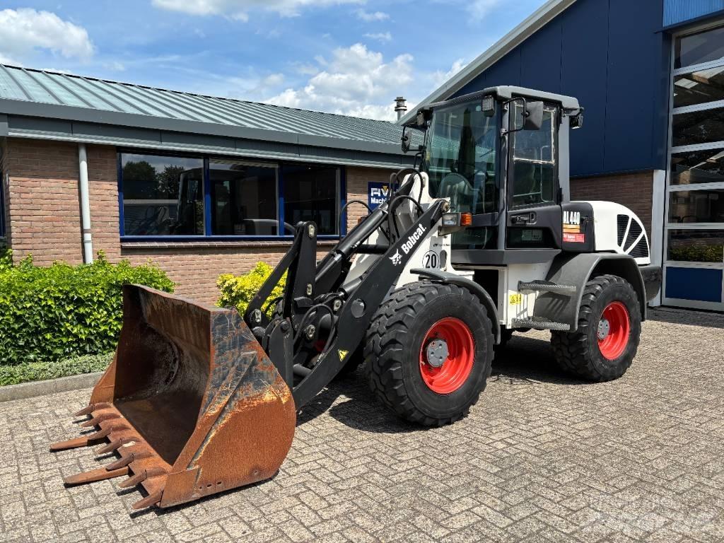 Bobcat AL 440 D  휠로우더
