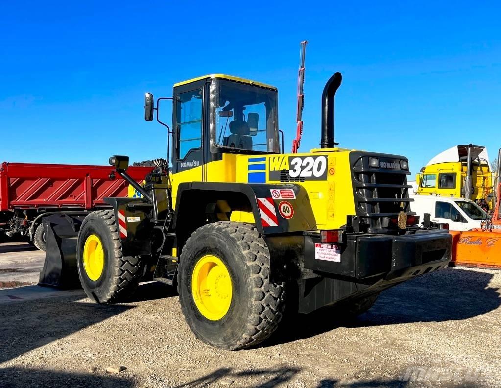 Komatsu WA 320  휠로우더