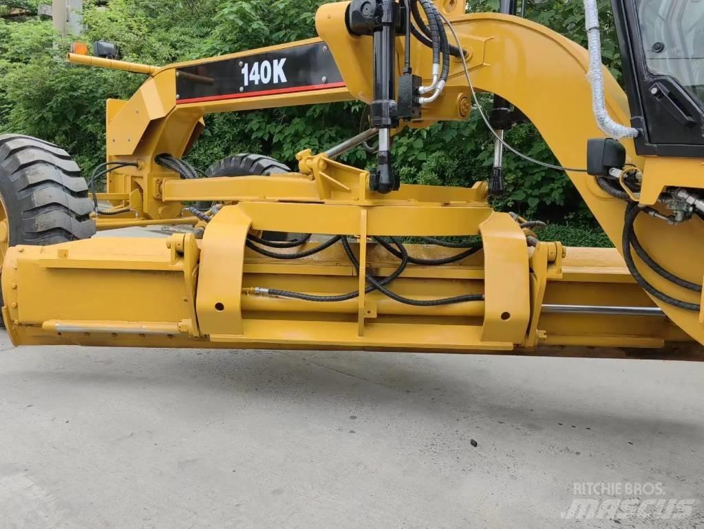 CAT 140 K 그레이더