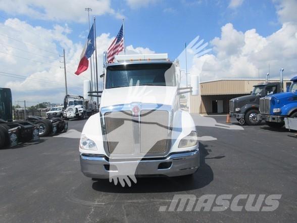 Kenworth T680 덤프 트럭