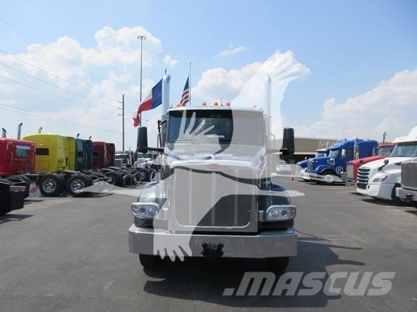 Peterbilt 567 폐기물 수거 트럭