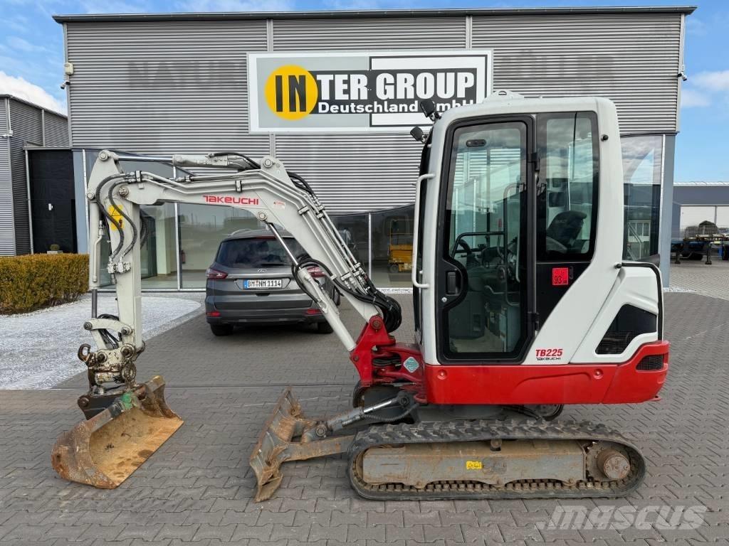 Takeuchi TB 225 V3 소형 굴삭기 7톤 미만