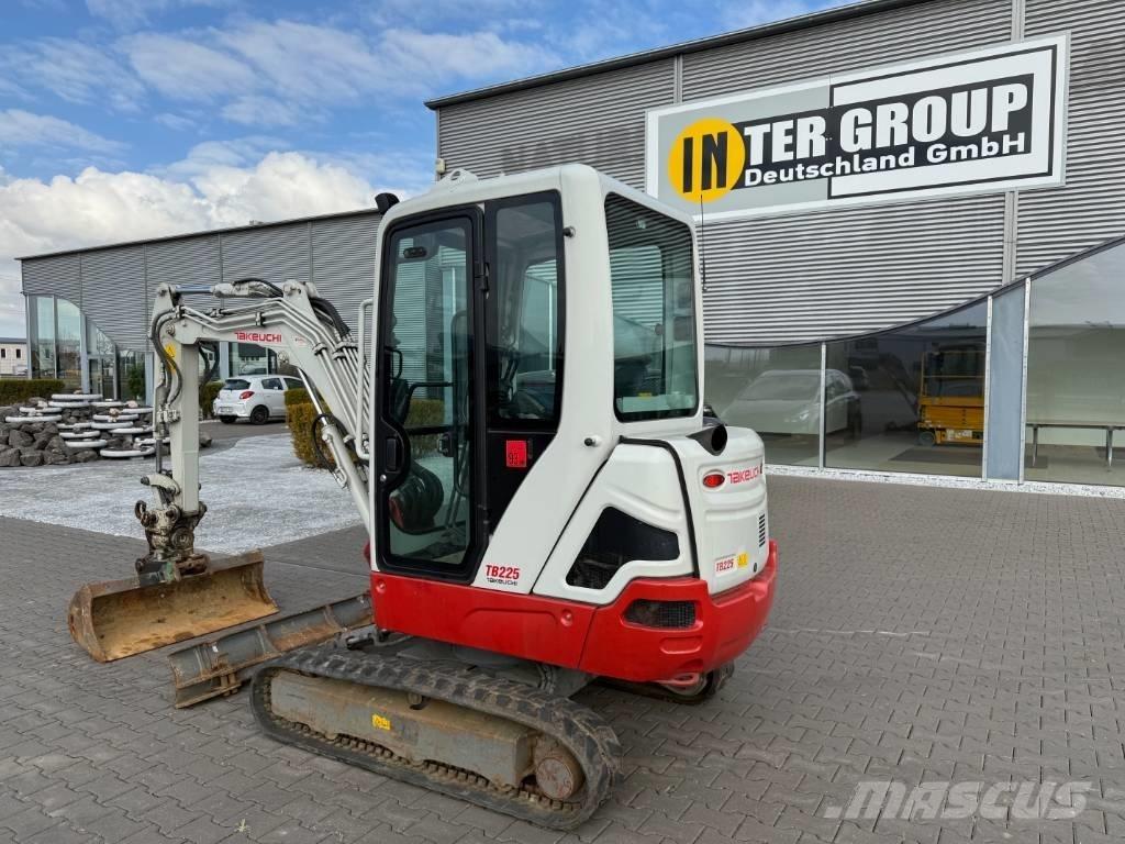 Takeuchi TB 225 V3 소형 굴삭기 7톤 미만