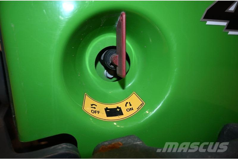 Avant 423  휠로우더