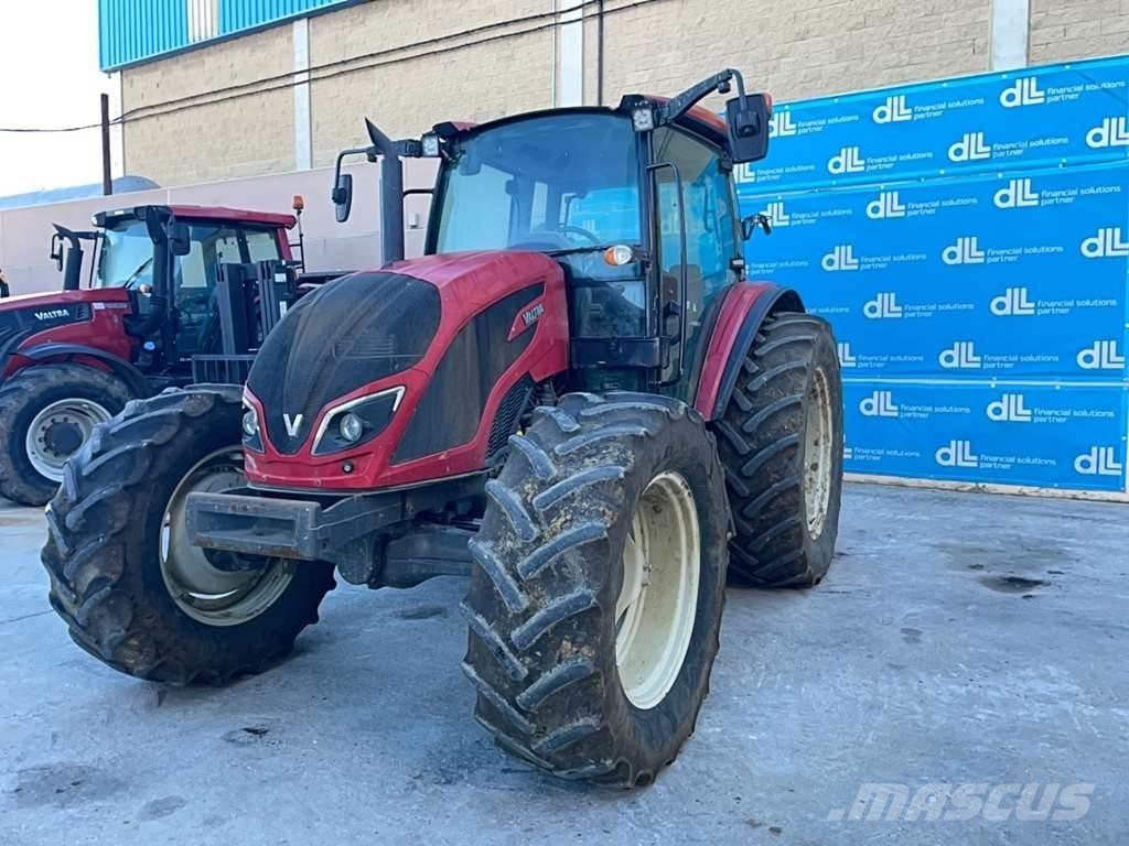 Valtra A134 트랙터