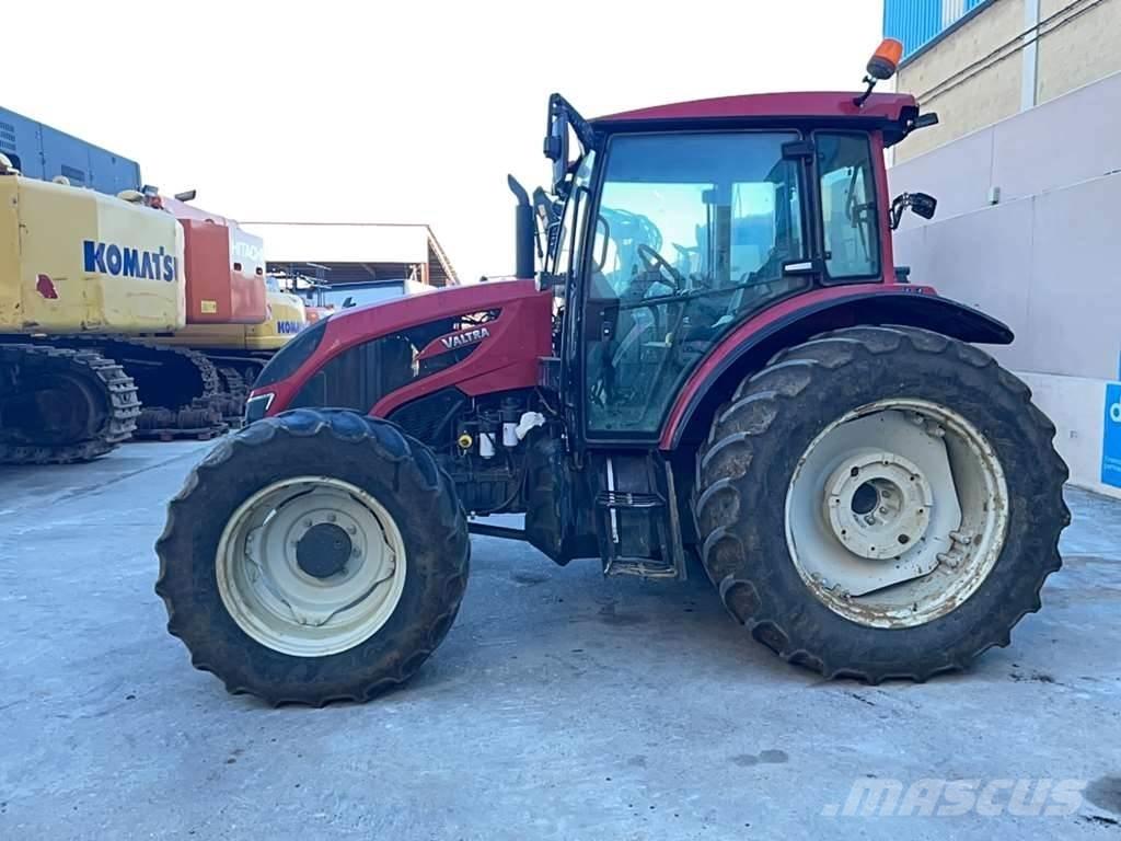 Valtra A134 트랙터