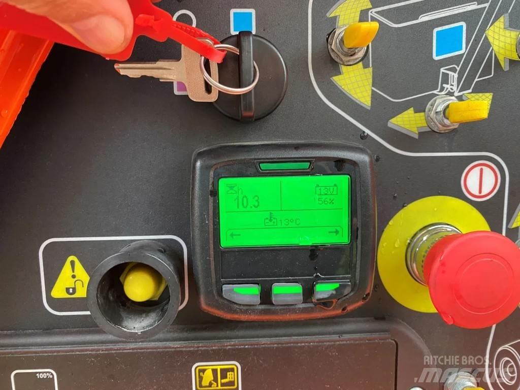 JLG EC450AJ 관절형 전동이동 리프트