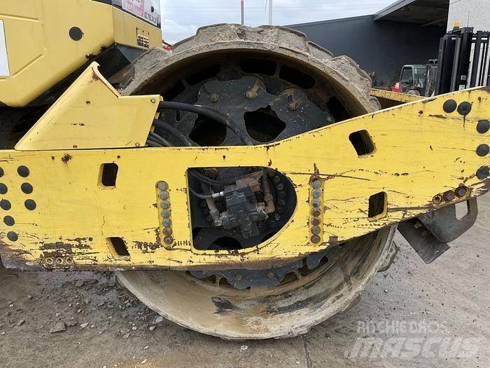 Bomag BW213DH-4 싱글 드럼 롤러