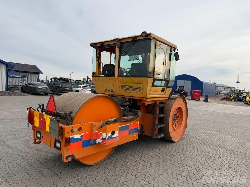 Dynapac CS 142 트윈 드럼 롤러