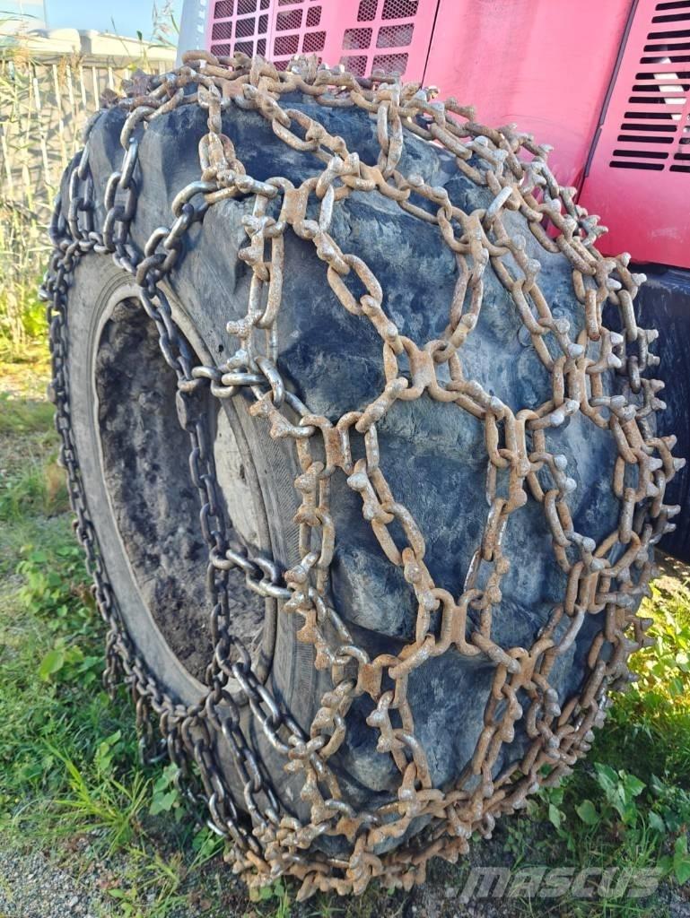 Valmet 911.4 원목 하베스터