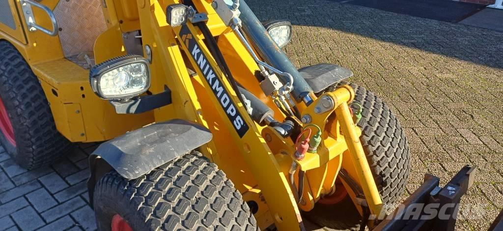 Knikmops KM 130 미니 로더
