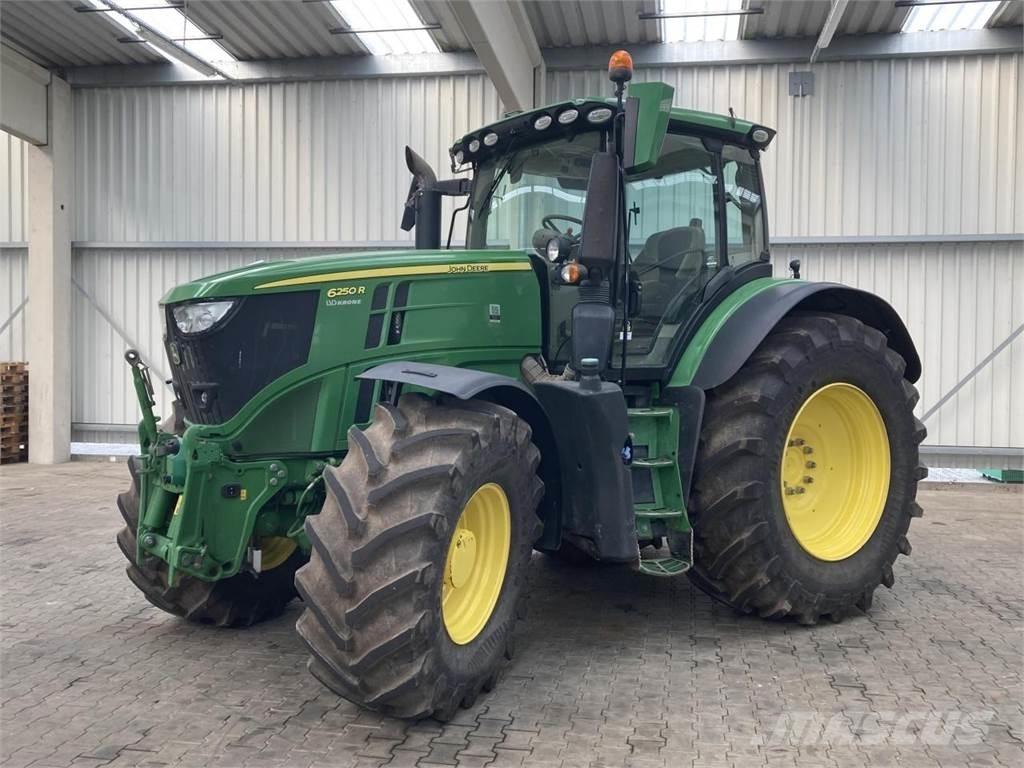 John Deere 6250R 트랙터