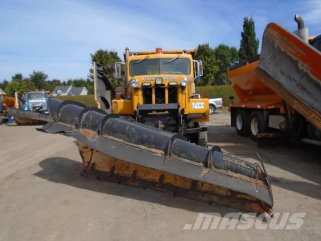 International 5070 제설 블레이드 및 제설기