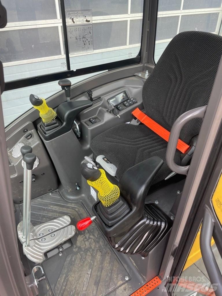 Volvo EC27D 소형 굴삭기 7톤 미만
