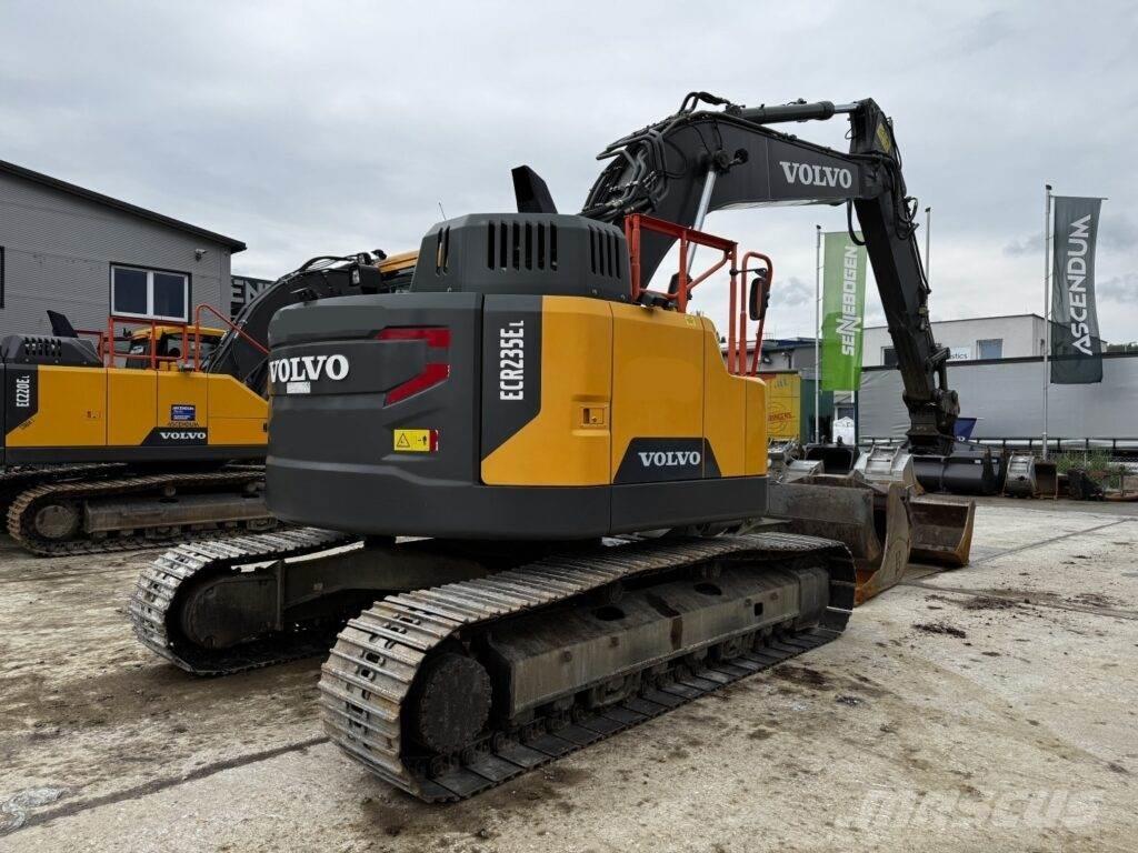 Volvo ECR235EL 대형 굴삭기 29톤 이상