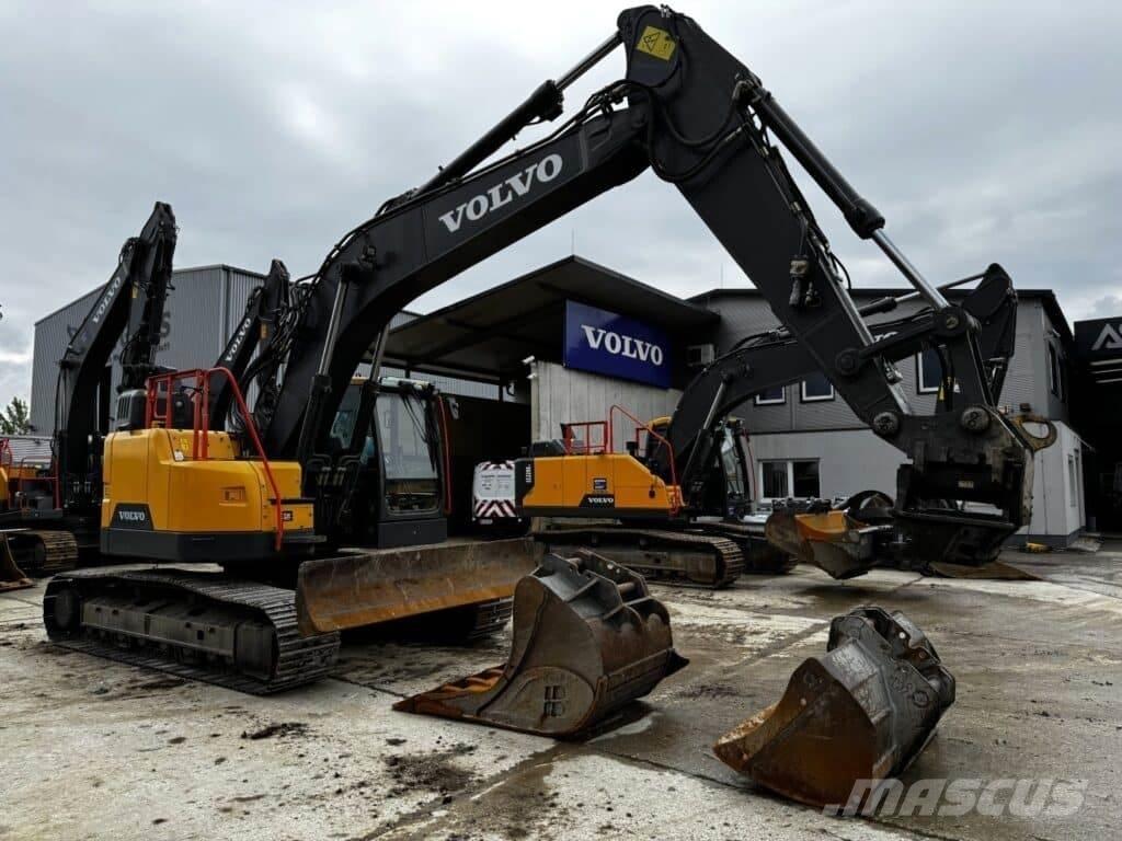 Volvo ECR235EL 대형 굴삭기 29톤 이상