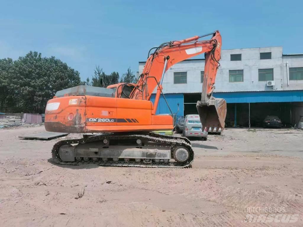 Doosan DX260 대형 굴삭기 29톤 이상