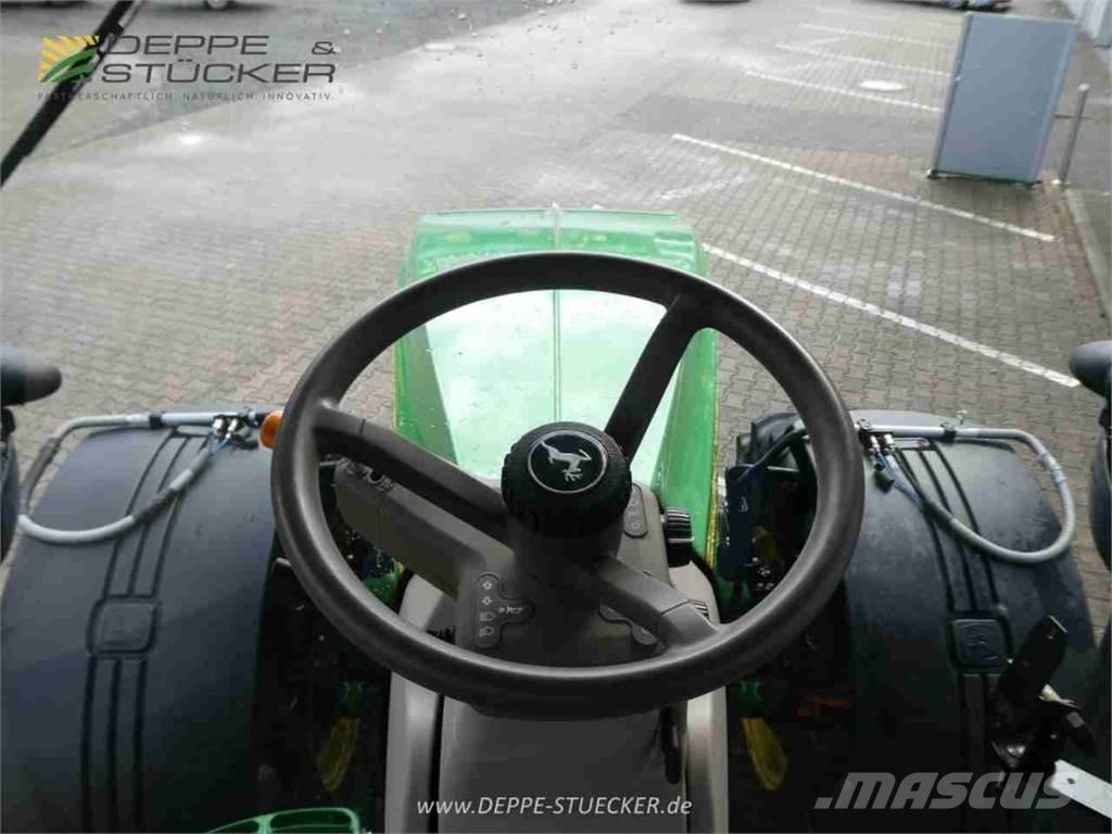 John Deere 8310R 트랙터