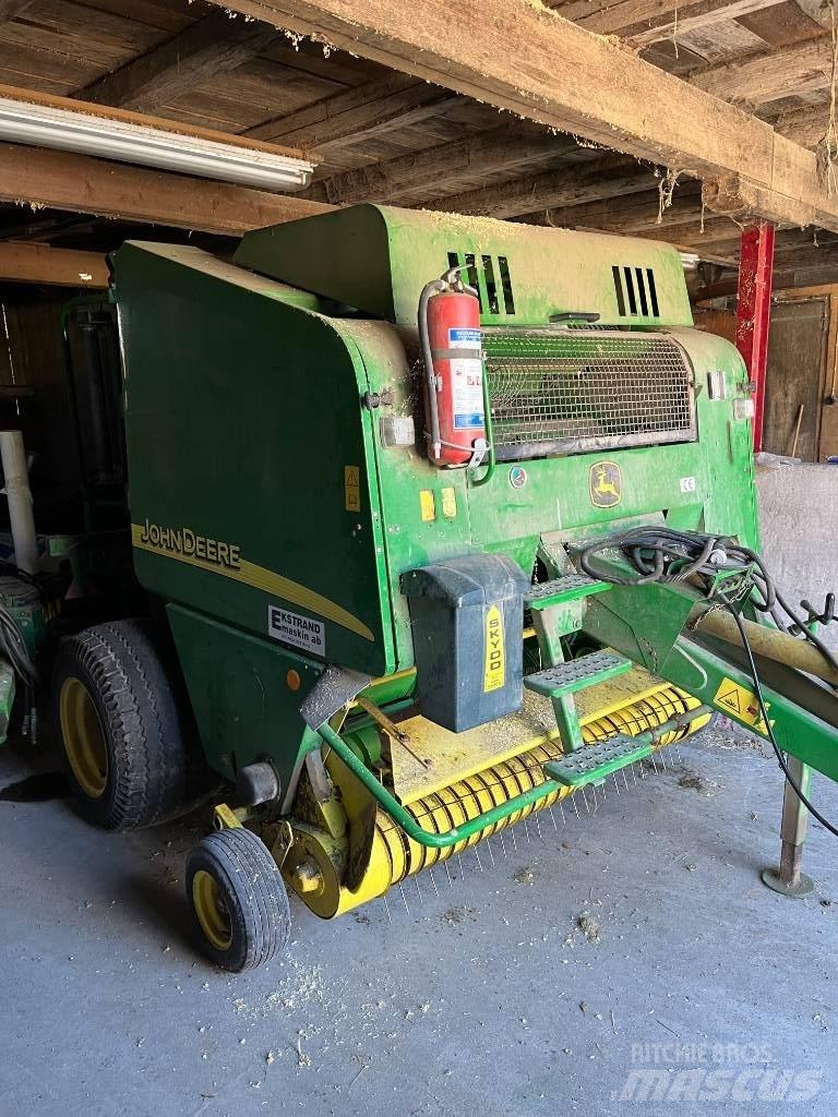 John Deere 578 원형 곤포기