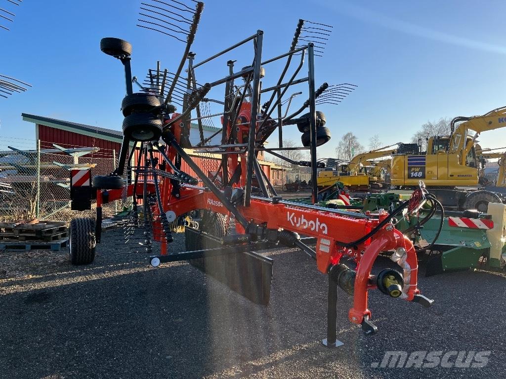 Kubota RA2584 윈드로어