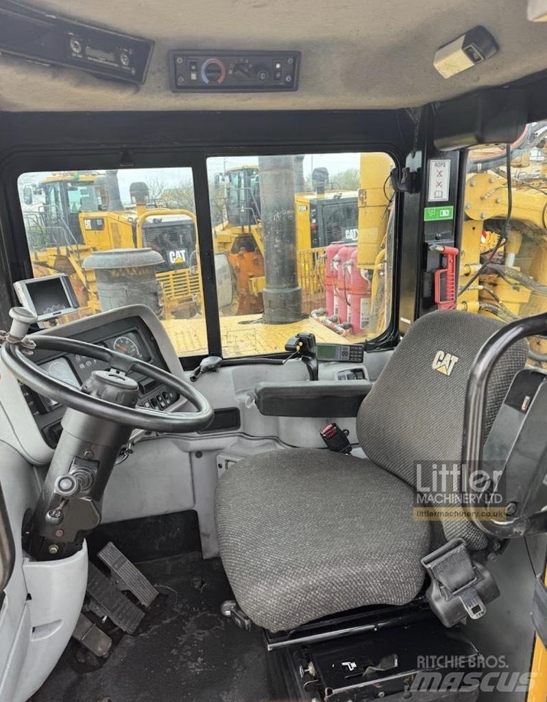 CAT 637G 스크레이퍼