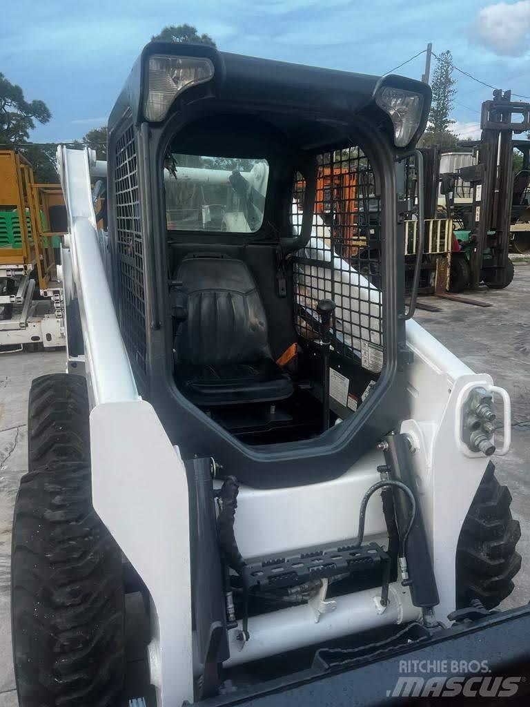 Bobcat S570  스키드로더